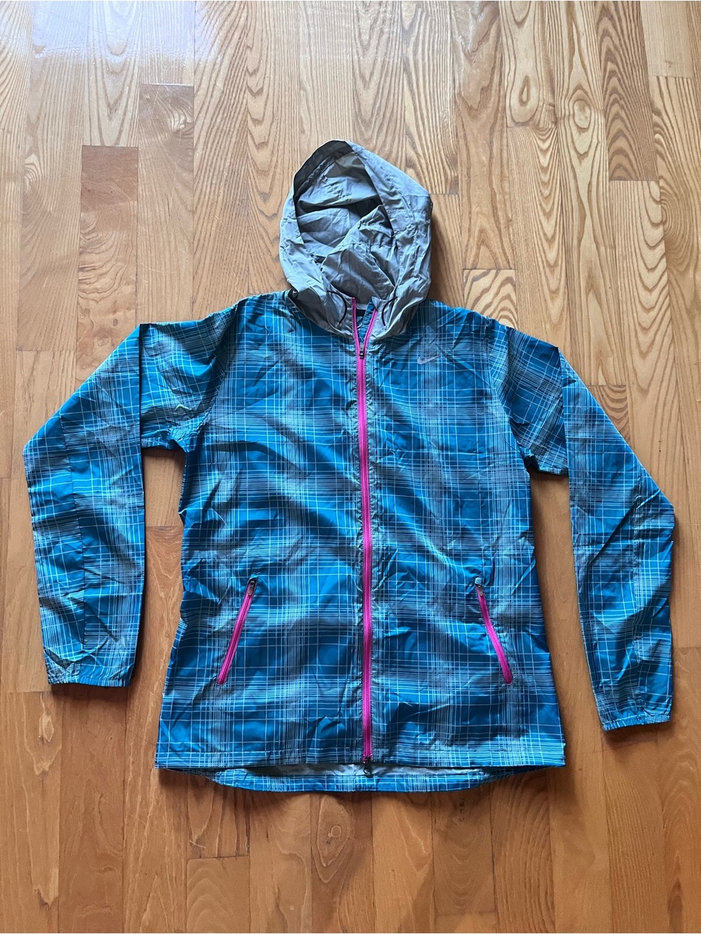Nike Women's Blue Plaid Lightweight Hooded windbreaker large